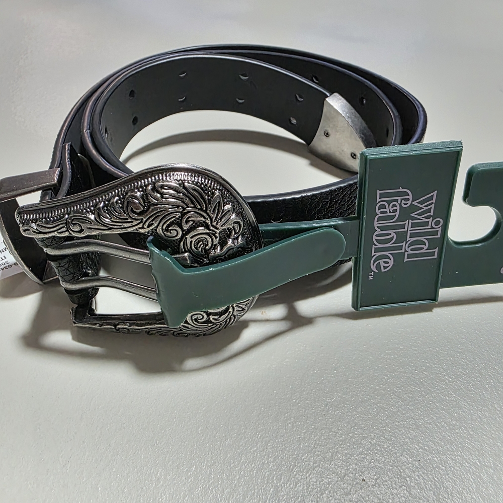Wild Fable black '90s Style Belt, Women's size small, 38 inches x 1 inch